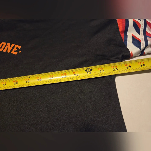 Womens Yellowstone Black and Multicolor Long Sleeve Tee EUC - Picture 5 of 6